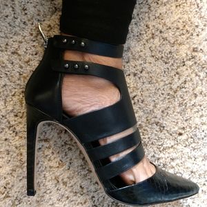 BCBGeneration sexy black stilletos!